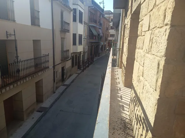 Edificio en Carcastillo. — 32