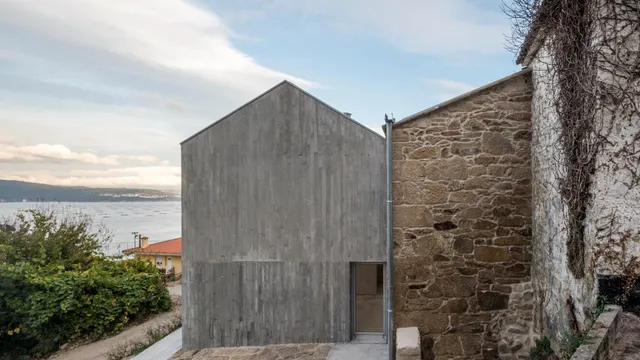 CONJUNTO ARQUITECTÓNICO REFORMADO EN PLENA RIA DE MUROS CON VARIOS PREMIOS DE ARQUITECTURA — 6