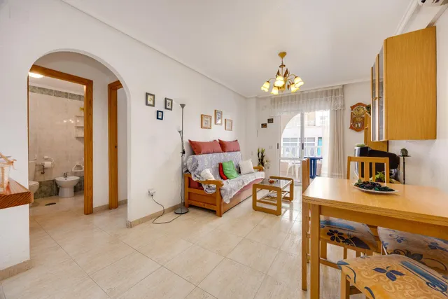 Apartamento de 2 dormitorios y piscina comunitaria en Playa del Cura — 10