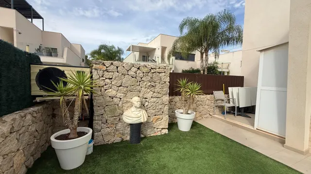 CHALET SEMINUEVO CON VISTAS AL MAR, PISCINA PRIVADA Y COCINA DE VERANO – LA TORRE DE LA HORADADA — 11