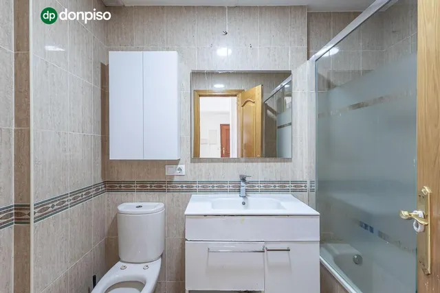 PISO CON GARAJE JUNTO AL METRO EN CHURRIANA — 14