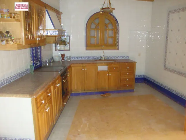 VENTA DE VIVIENDA UNIFAMILIAR EN BENIFAIO                  ACCESO POR DOS CALLES — 4