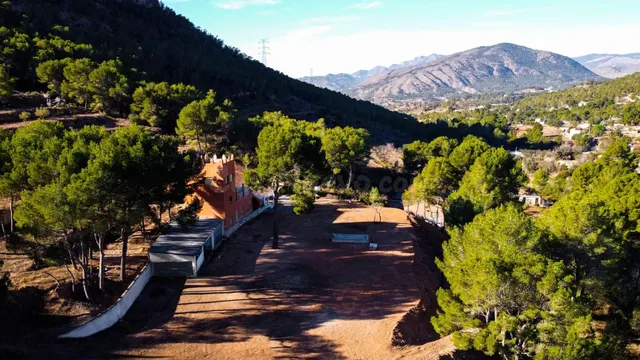 SE VENDE VILLA EN FINESTRAT, OPORTUNIDAD DE INVERSION 390M2, - foto 3