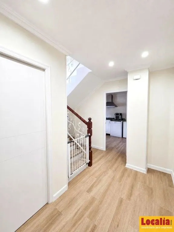 Casa familiar reformada con jardín en Miengo — 26