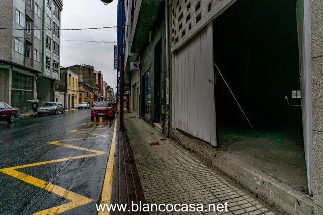 Local Comercial muy bien situado — 8