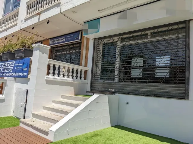 Local Comercial en Venta en Empuriabrava: Espacioso, Luminoso y Listo para Entrar — 13