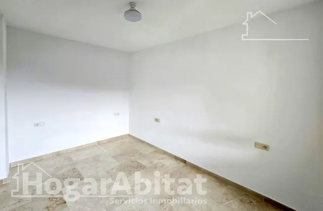 ¡Preciosas vistas al mar! Reformado en residencial con piscina y balcón — 19