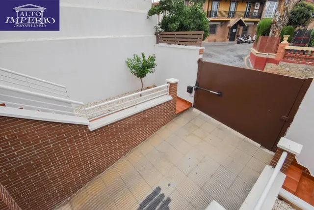 Unifamiliar pareada en rebites, con patio, solárium y garaje — 38