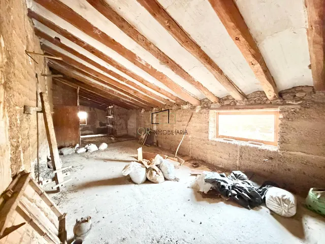 Gran casa de 1890 para reformar completamente en el centro d - foto 5