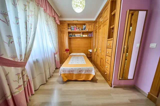 Espacio, calidez y terrazas para disfrutar: una casa con personalidad en Churriana de la Vega — 24