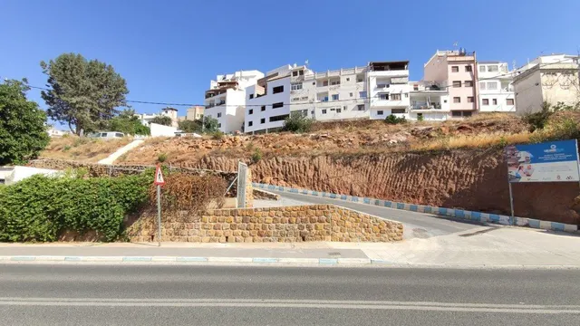 PARCELA URBANA EN LANJARON — 16