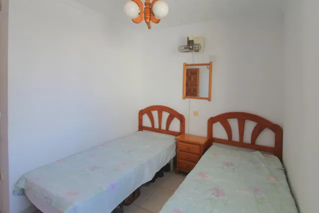 Chalet independiente con piscina privada, jardín y garaje en El Chaparral, Torrevieja — 13