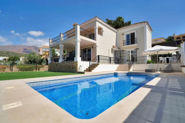Sea Views, Private Villa with Pool in Valle Romano, Estepona