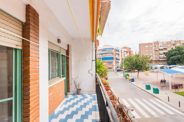 Amplio piso en venta para reformar en el Barrio del Carmen, Murcia — 5