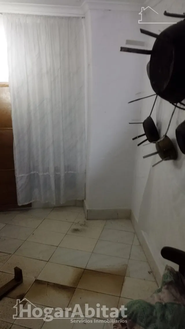 ¡GRAN OPORTUNIDAD! ECONÓMICA Y AMPLIA CASA CON GARAJE — 28