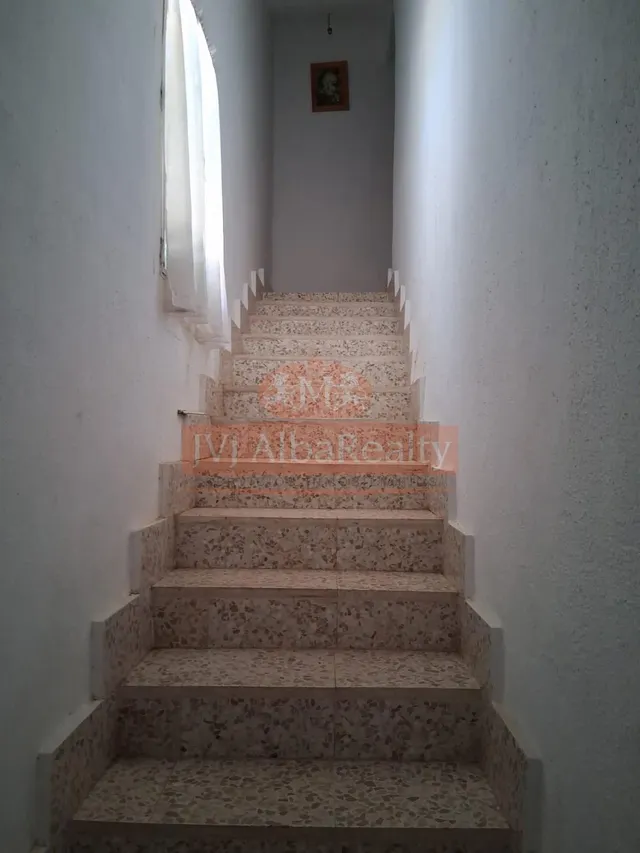 SE VENDE CASA CON PATIO EN LOS ANGUIJES. — 13