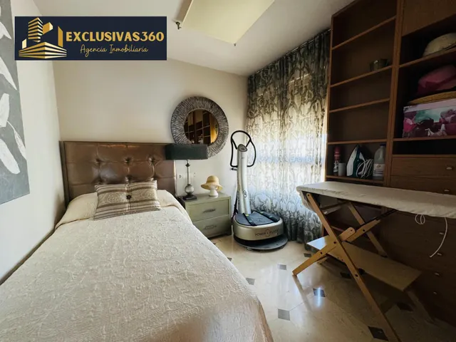Piso de lujo en primera línea de playa Levante con 3 habitaciones y 2 baños. Exclusivas360 Benidorm — 43
