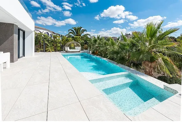 Villa 4 habitaciones 426m² en venta - Manzanera — 46