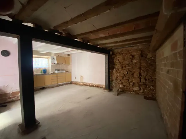Casa esquinera con estructura reformada en Freginals — 4