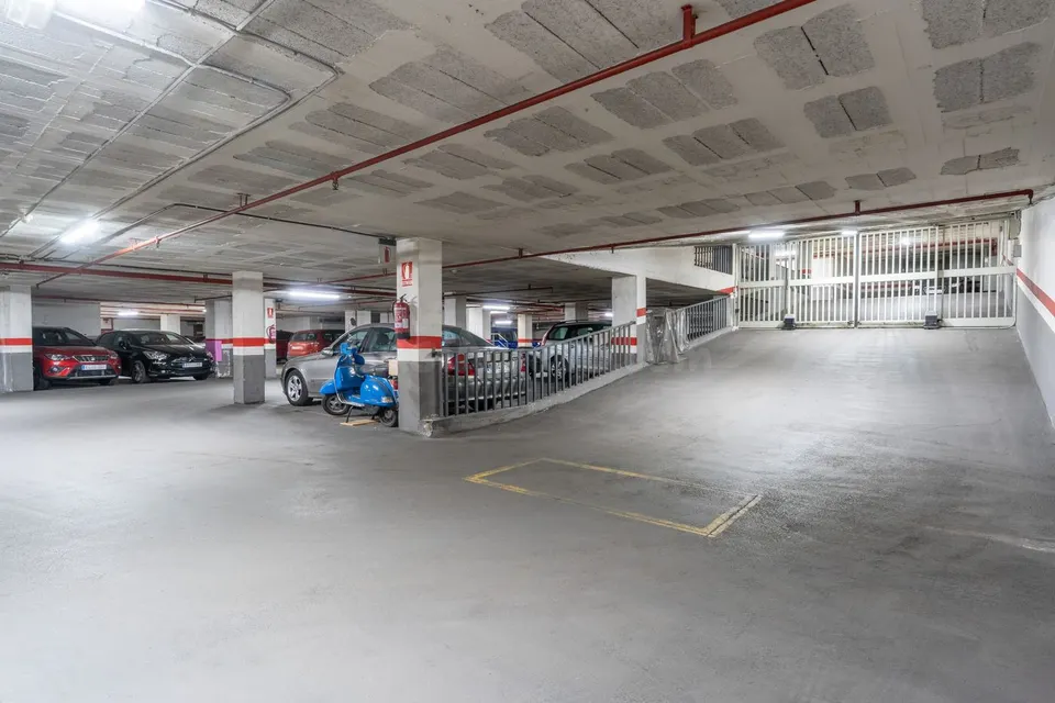 Parking 11m² en alquiler - Eixample
