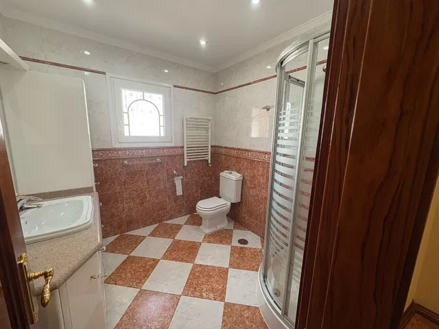 Chalet 8 habitaciones 700m² en venta - Centro — 23