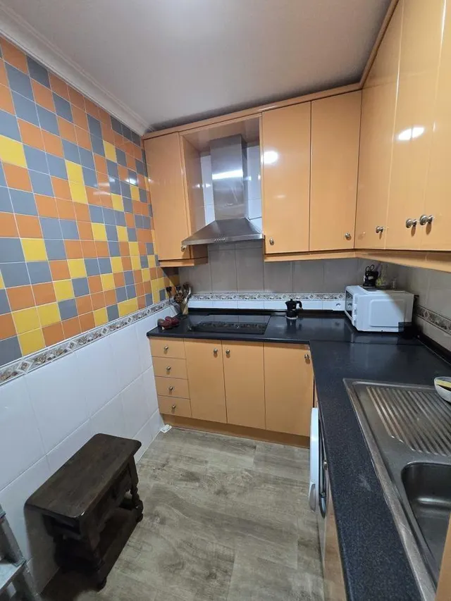 Apartamento reformado con terraza, Alicante, Torrevieja. 2 habitaciones, 63 m2, 900 metros del mar — 6