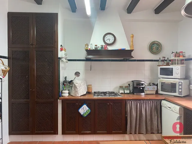 GRAN CASA CON TERRENO EN LOS ALGARBES (LA CARLOTA) - 3.500 METROS ¡HIPOTECABLE! — 16