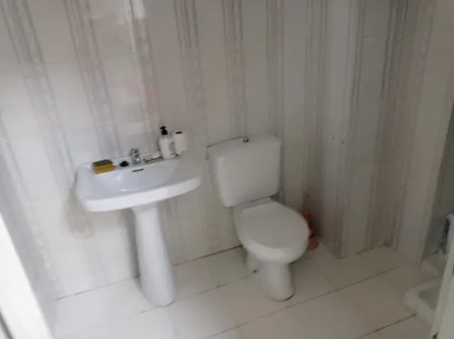 21 Inmobiliarias alquila local en zona centro esquinero — 5