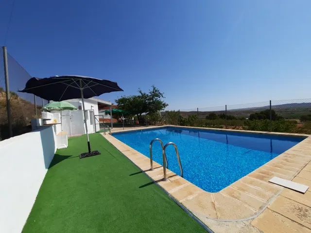 EXCELENTE CHALET EN MONTEALEGRE DEL CASTILLO — 18