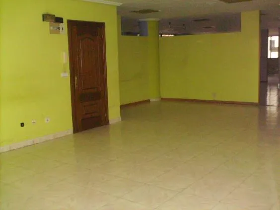 ENTREPLANTA EN ALQUILER EN EL CENTRO — 9