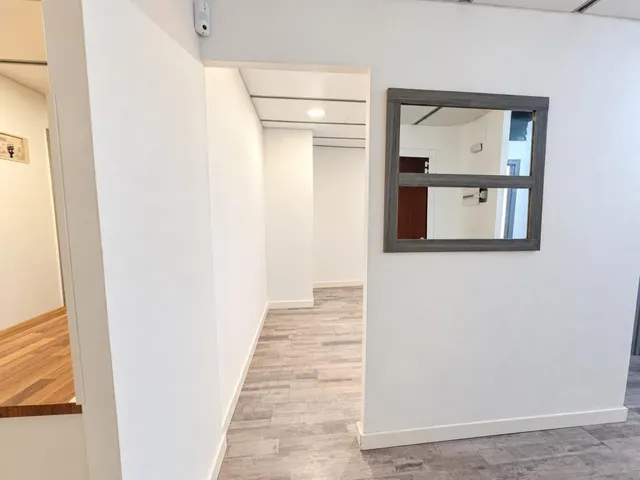 Amplio piso de 6 habitaciones en el centro histórico de Manresa — 6