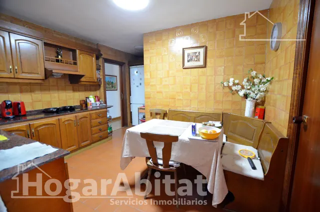 ALTO, AMPLIO Y EXTERIOR CON GARAJE Y BALCÓN, CERCA DE LA AV DE ALCOY — 8