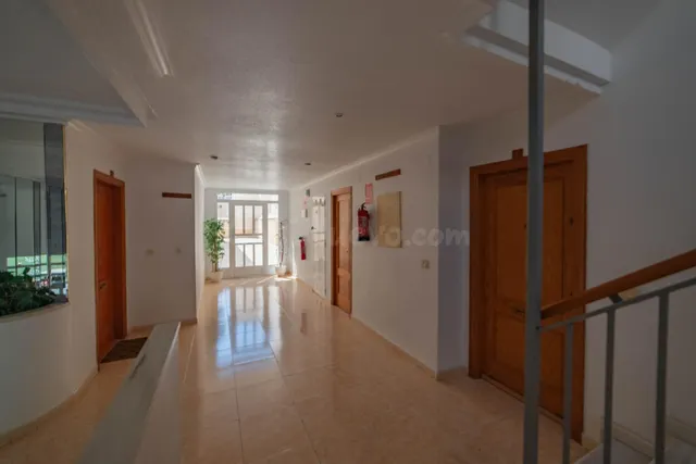 Luminoso piso reformado de 2 dormitorios, con vistas a la ca