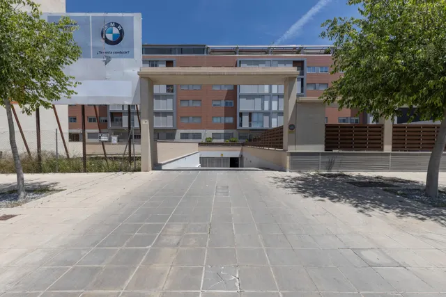 Plaza de garaje en urbanización privada pts — 2