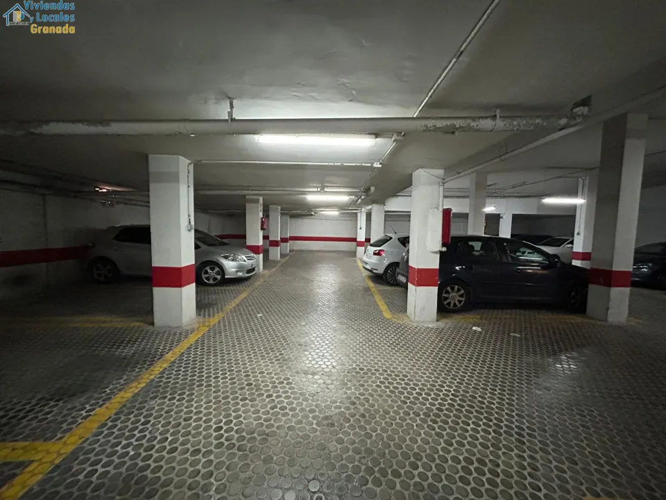Plaza de garaje y trastero en Pajaritos