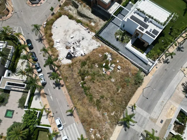 Parcela 1118m² en venta - Costa Del Sol - foto 3