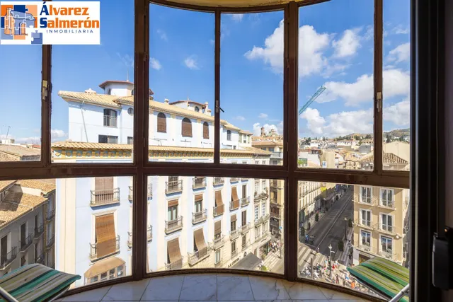 GRAN PISO EN PLAZA DEL CARMEN FRENTE AL AYUNTAMIENTO. — 7