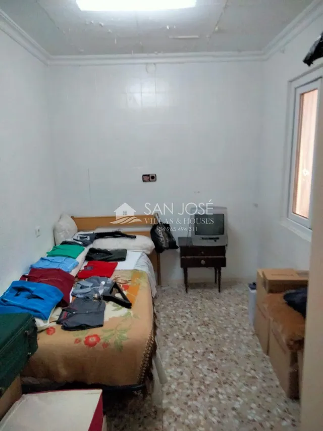 SE VENDE CHALET EN ELCHE — 37