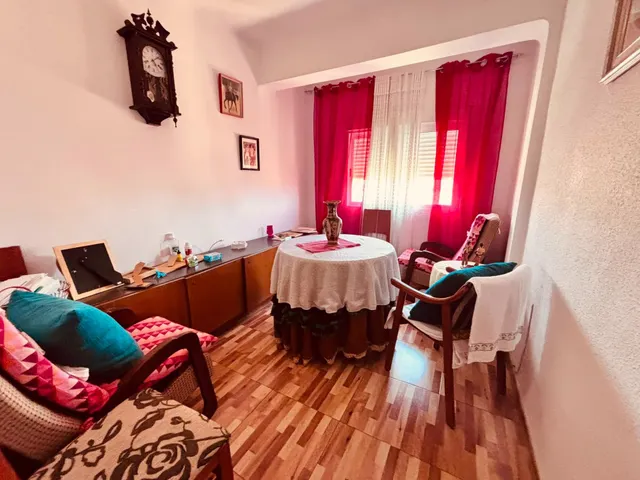 Amplia vivienda de 4 dormitorios y ascensor en carolinas altas. — 21