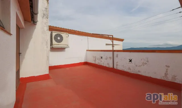 Gran piso en Breda: 4 dormitorios, muy luminoso y junto al centro — 10