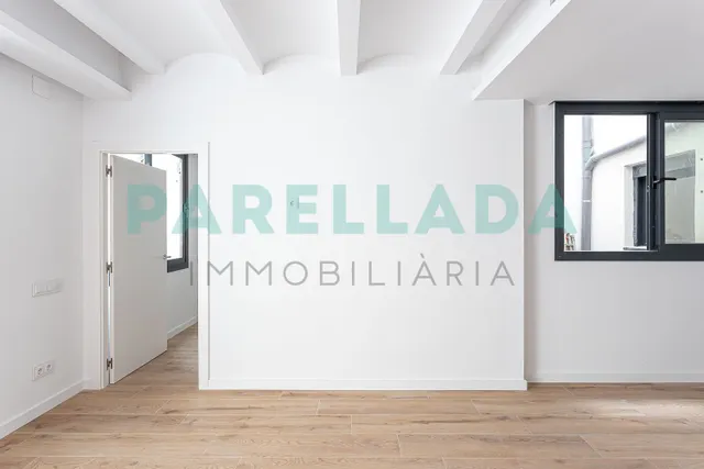 Bajos con terraza totalmente reformados — 9