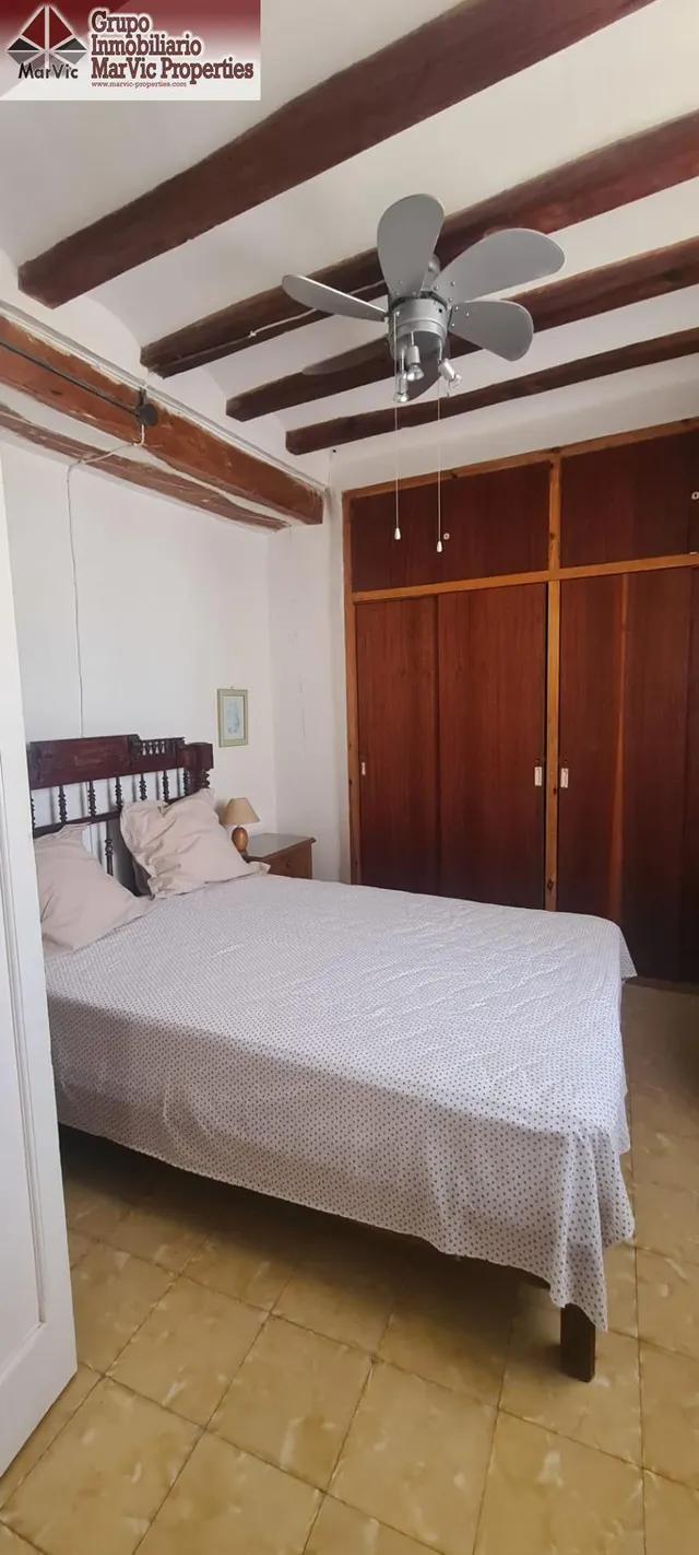 Amplia Casa Reformada en Sella con Piscina y Chimenea — 24