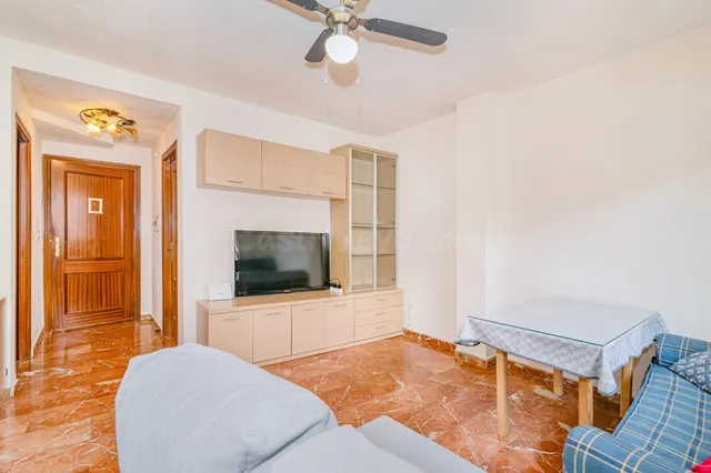 OPORTUNIDAD EN VENTA DE CASA ADOSADA DE 3 DORMITORIOS EN HIJ - foto 3