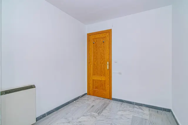 PISO DE 3 habitaciones Y COCHERA EN LA ZUBIA — 11