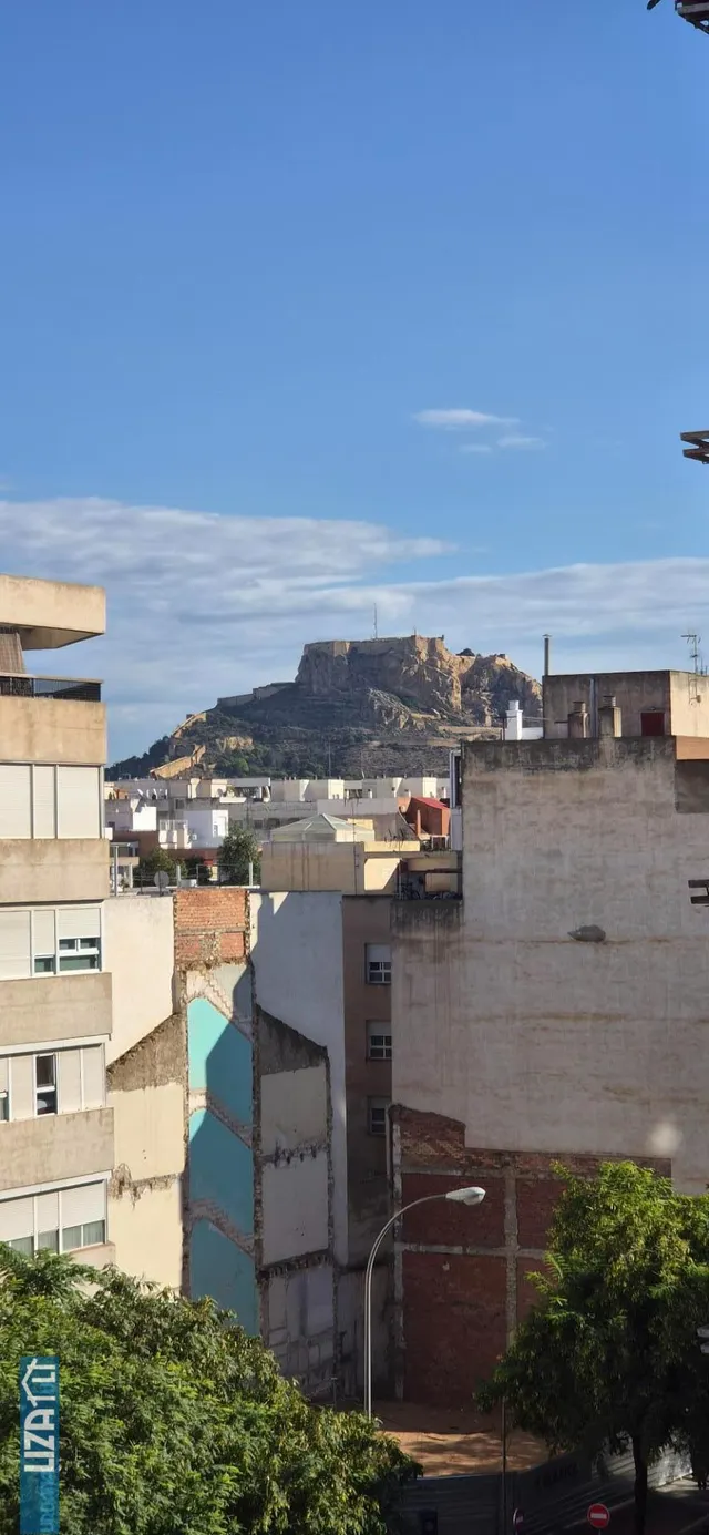 Piso Nuevo a Estrenar con Excelentes Características y Piscina Comunitaria — 9