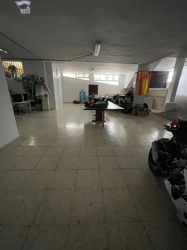 SE VENDE CASA + LOCAL INDEPENDIENTE EN ZONA DE LA CUESTA DE LA RUJANA — 25