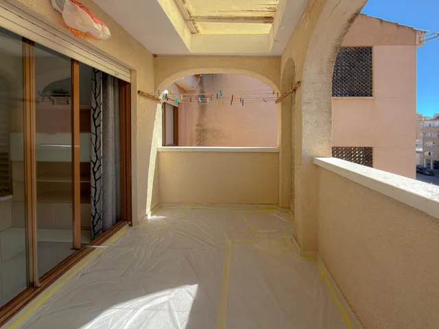 Amplio apartamento con 3 dormitorios y gran terraza con vistas a la piscina + Garaje incluido en el precio — 6
