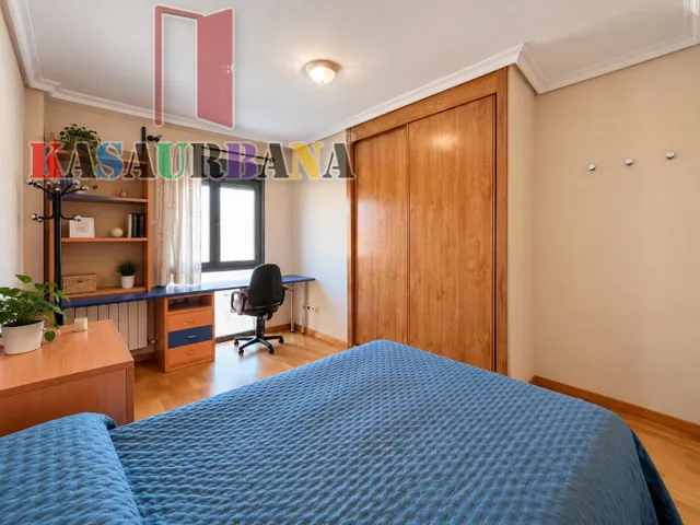 Kasaurbana ofrece en venta chalet en Getafe — 15