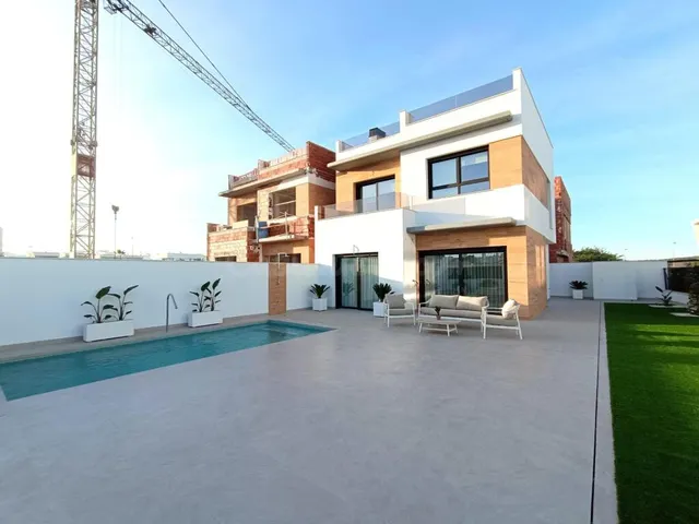 Exclusivos Chalets Adosados de Obra Nueva en Benijófar, Cost - foto 3