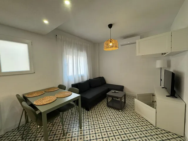1 dormitorio , todo nuevo , a 200 metros de playa del cura . — 2